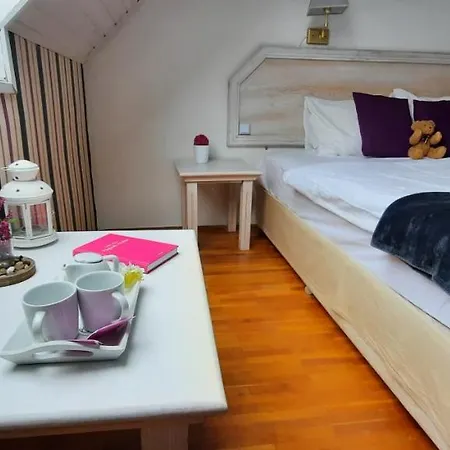 Belysium Panzio Bed & Breakfast Gyenesdias