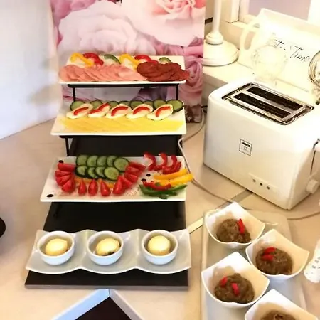 Belysium Panzio Bed & Breakfast Gyenesdias