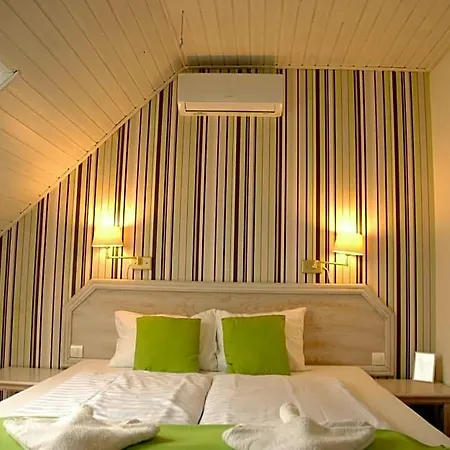 Belysium Panzio Bed & Breakfast 3*