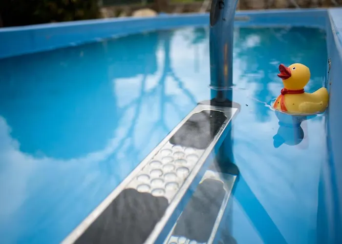 לינה וארוחת בוקר Belysium Panzio גיינסדיאס