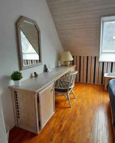 לינה וארוחת בוקר Belysium Panzio גיינסדיאס